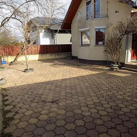 Gajo Kisduna Maganhaz * Dunavarsany