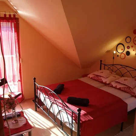 Gajo Kisduna Maganhaz Apartament *