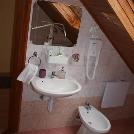 Gajo Kisduna Maganhaz *